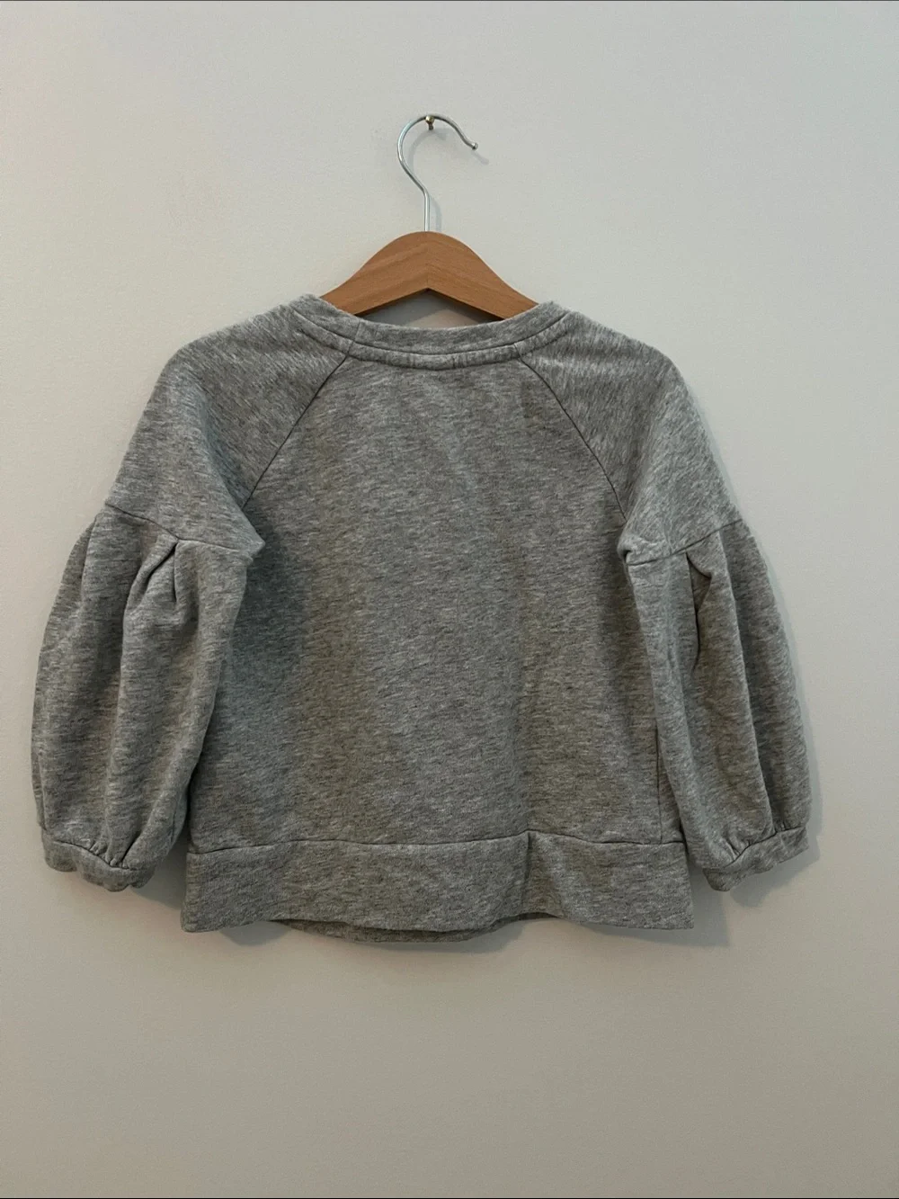 GAP | Baby Gray Girls' Sweatshirt Artist Graphic and Rainbow Stripes Sz 3T